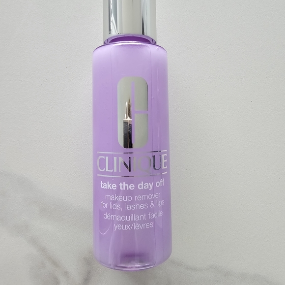 Take The Day Off™ Makeup Remover For Lids, Lashes & Lips - Picture 2 of 2
